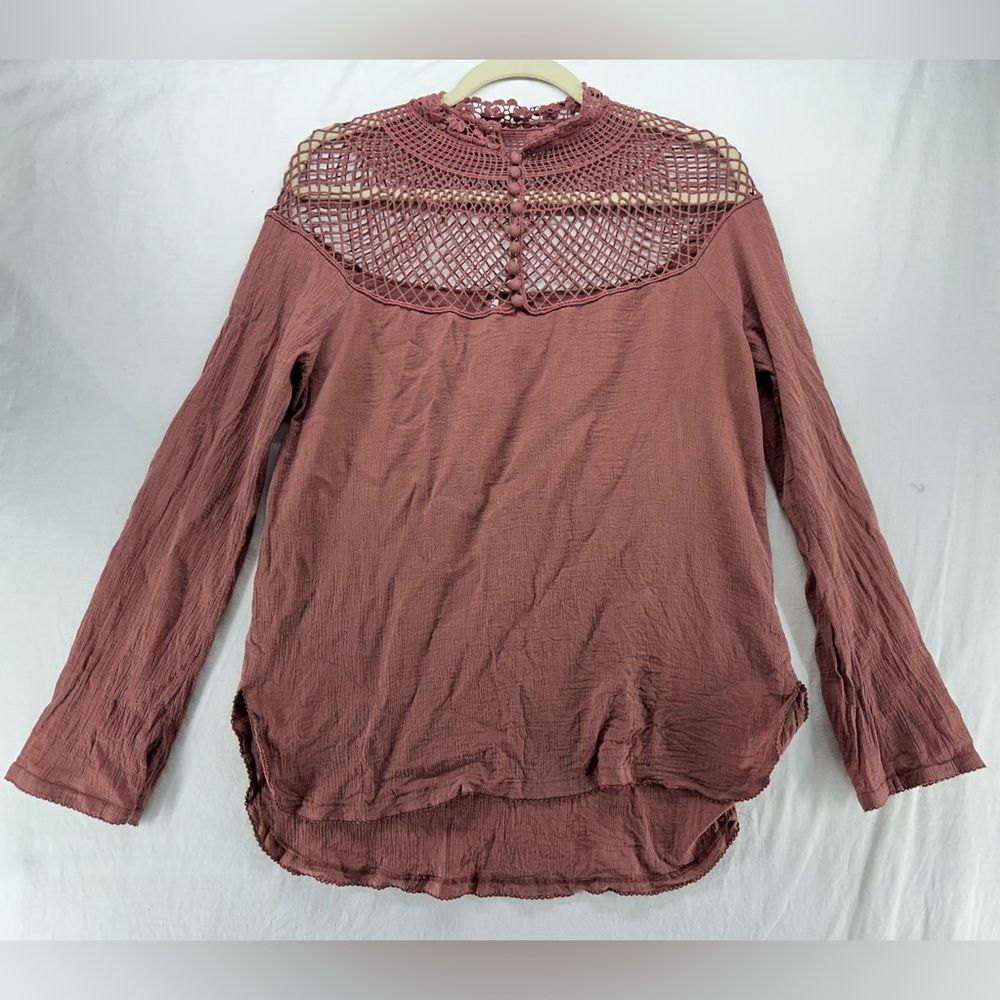 Free People Boho Crochet Lace Yoke Blouse Long Sleeve‎ Textured Blouse Mauve L